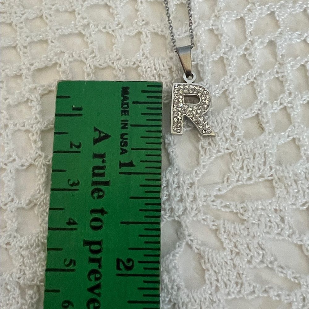 NWT Stainless Steel Elegant Silver Tone  Dainty Necklace initial  R Pendant - Picture 6 of 6